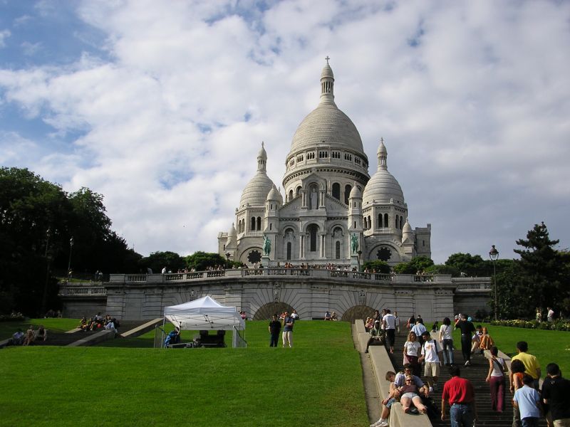 bazylika Sacre Creur z zewntrz..