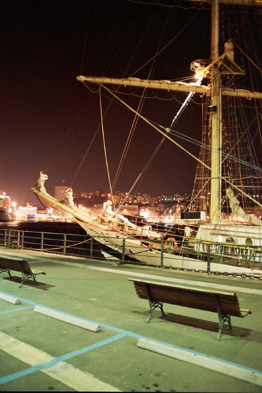 Genua noc..